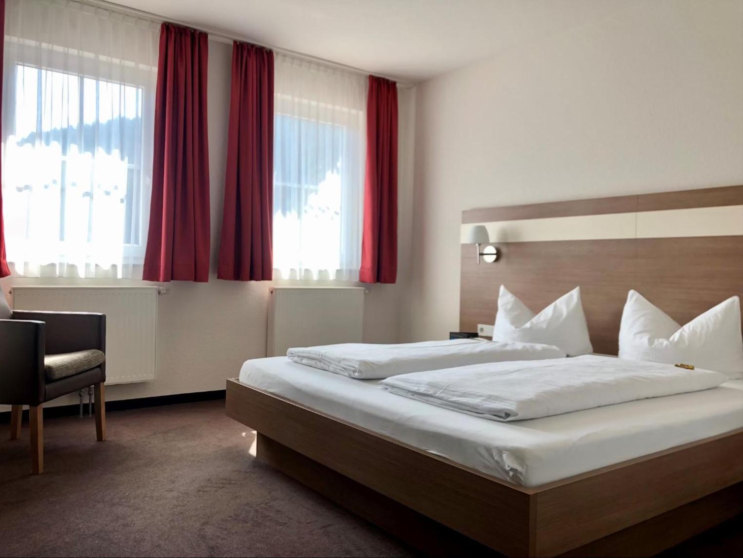 Hotel Roessle Berneck อัลเทนชไตก์ ภายนอก รูปภาพ