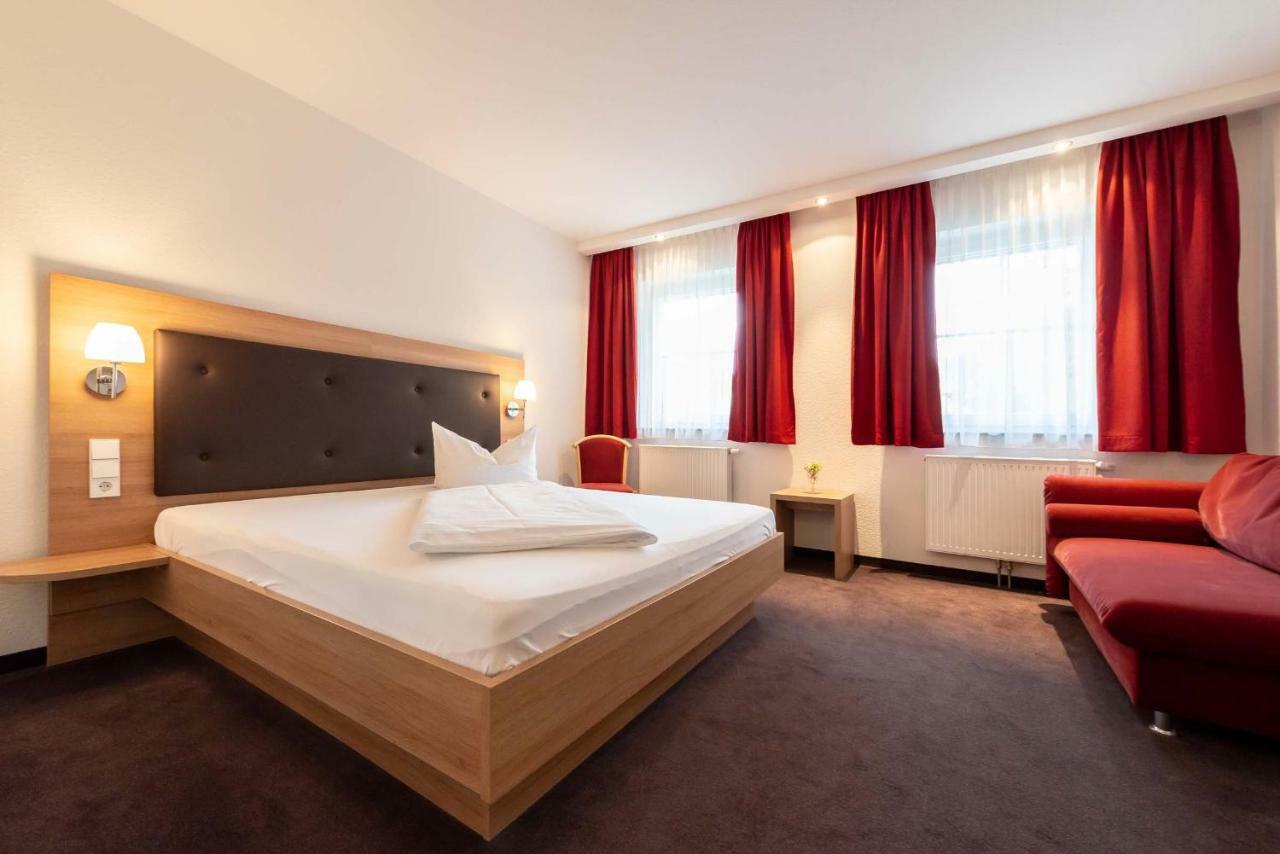 Hotel Roessle Berneck อัลเทนชไตก์ ภายนอก รูปภาพ