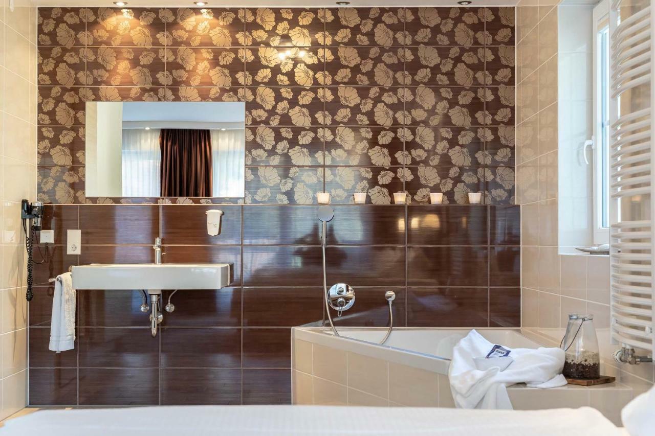 Hotel Roessle Berneck อัลเทนชไตก์ ภายนอก รูปภาพ